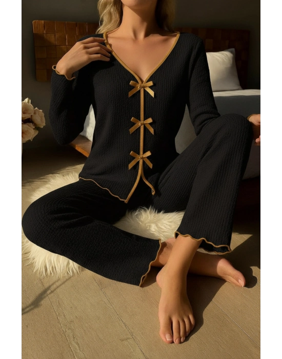 Kadın Siyah Fiyonklu İç Çamaşırı ve Uzun Kollu V Yaka Pijama Takımı 4lü Set