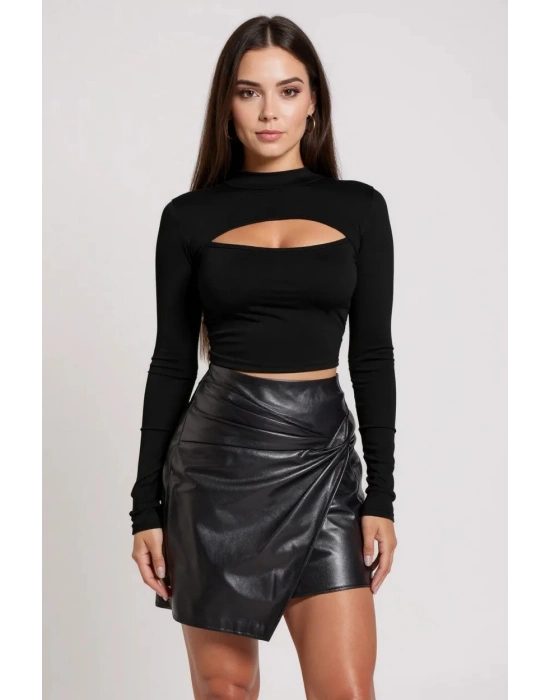 Kadın Siyah Göğüs Dekolteli Uzun Kollu Cut Out Crop Top Bluz – Şık, Rahat ve Kolay Kombinlenebilir