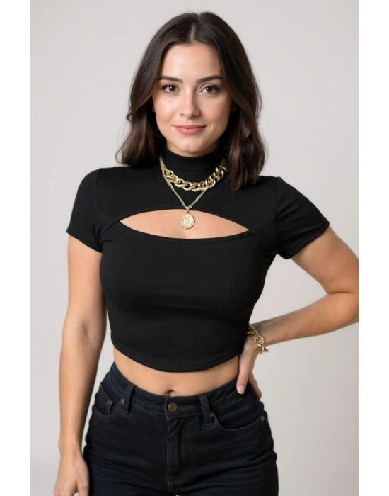 Kadın Siyah Göğüs Dekolteli Yarım Kollu Cut Out Crop Top Bluz – Şık, Rahat ve Kolay Kombinlenebilir