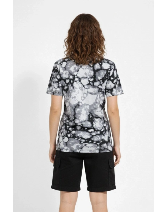 Kadın Siyah Gri Taş Desenli Tişört – Regular kalıp, Bisiklet Yaka, Dijital Baskılı Modern Tasarım T-Shirt - Siyah