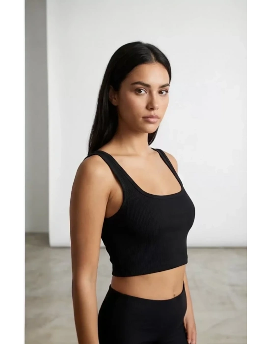 Kadın Siyah Kalın Askılı Crop Top Büstiyer – Modern ve Şık Tasarım