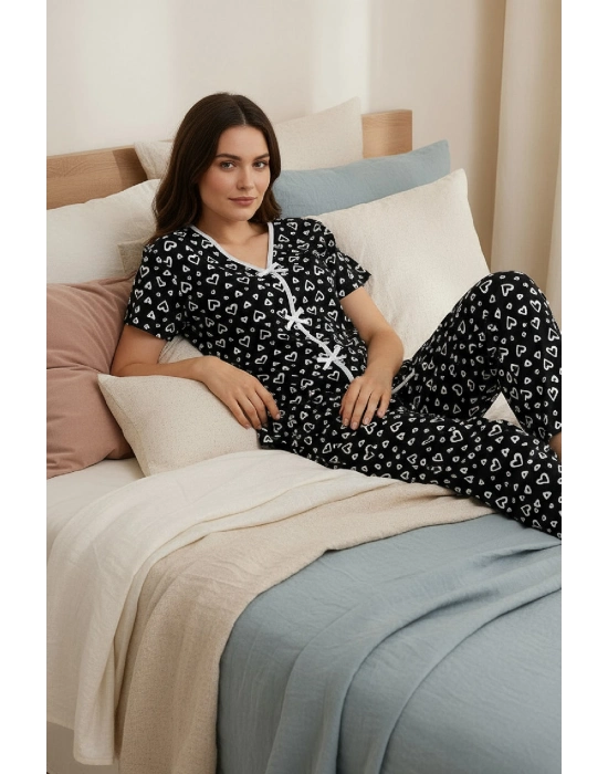 Kadın Siyah Kalp Desenli Fiyonklu Kısa Kollu Uzun Pijama Takımı