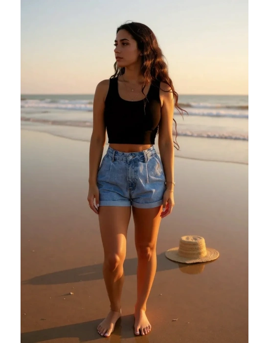 Kadın Siyah Kare Yaka Crop Top Bluz – Şık, Rahat ve Kolay Kombinlenebilir