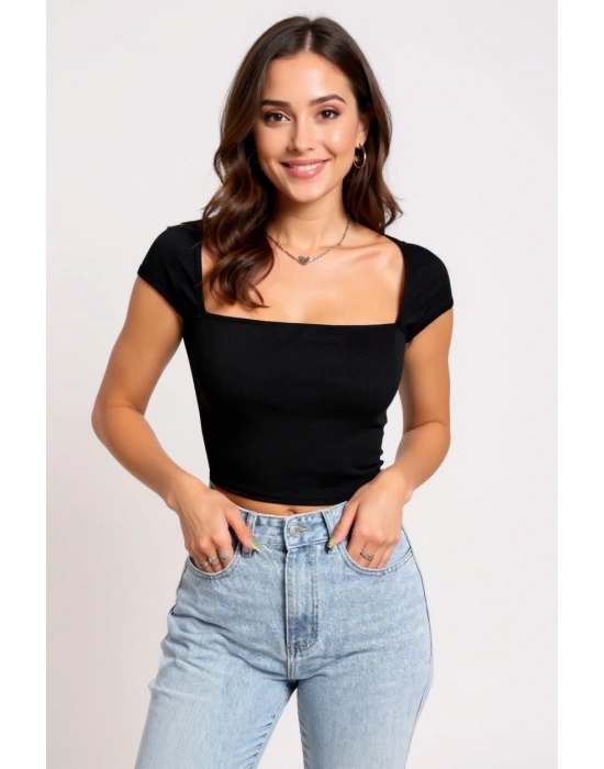 Kadın Siyah Kare Yaka Yarım Kol Göğüs Dekolteli Crop Top Bluz – Şık, Rahat ve Kolay Kombinlenebilir