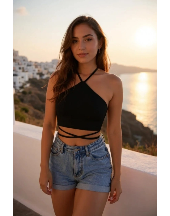 Kadın Siyah Sırtı Açık Boyundan Çapraz Bağlamalı Crop Top Bluz – Şık, Rahat ve Kolay Kombinlenebilir