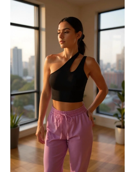 Kadın Siyah Tek Omuz Cut Out Detaylı Crop Top Bluz – Şık, Rahat ve Kolay Kombinlenebilir