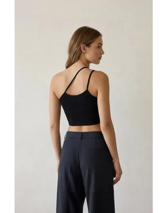 Kadın Siyah Tek Omuzlu Çapraz Askılı Crop Top Büstiyer – Modern ve Şık Tasarım
