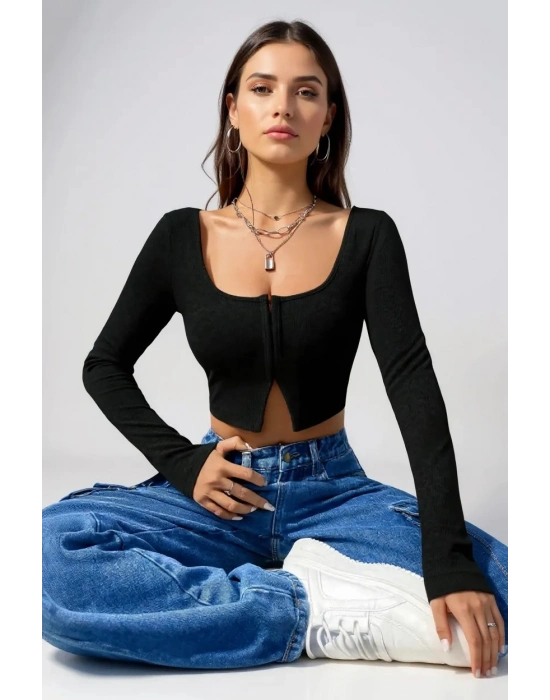Kadın Siyah Uzun Kollu Agraflı Göğüs ve Göbek Dekolteli Crop Top Bluz – Şık, Rahat ve Kolay Kombinlenebilir