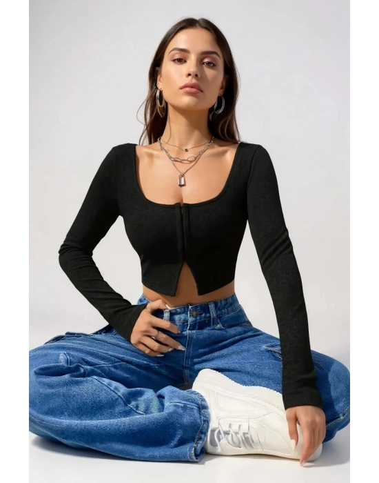 Kadın Siyah Uzun Kollu Agraflı Göğüs ve Göbek Dekolteli Crop Top Bluz – Şık, Rahat ve Kolay Kombinlenebilir