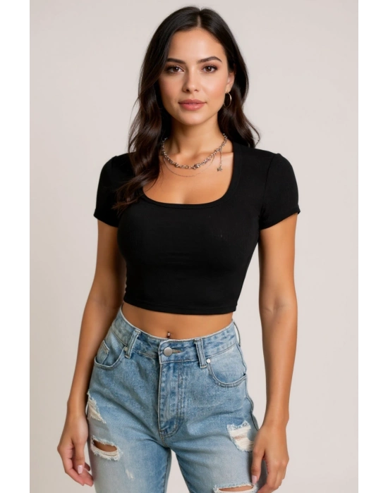 Kadın Siyah Yarım Kol Düz Yaka Crop Top Bluz – Şık, Rahat ve Kolay Kombinlenebilir