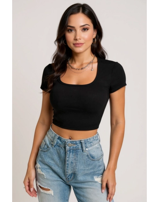Kadın Siyah Yarım Kol Düz Yaka Crop Top Bluz – Şık, Rahat ve Kolay Kombinlenebilir