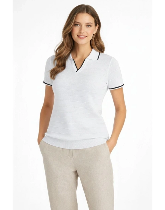 Kadın Triko Kumaş Yakalı Düğmesiz Açık Yaka Fitilli Kısa Kollu Regular Fit Tişört T-shirt - Beyaz