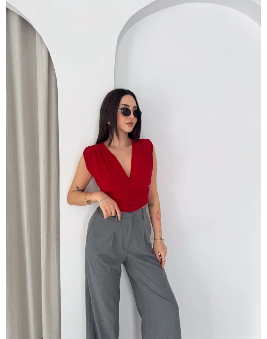 Kadın Vatkalı Kolsuz V Yaka Drapeli Crop Bluz Likralı Fit - Kırmızı