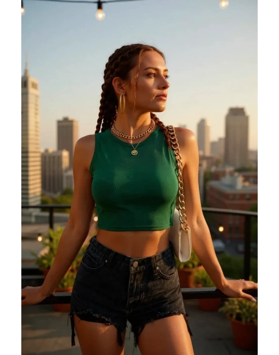 Kadın Yeşil Kare Yaka Crop Top Bluz – Şık, Rahat ve Kolay Kombinlenebilir