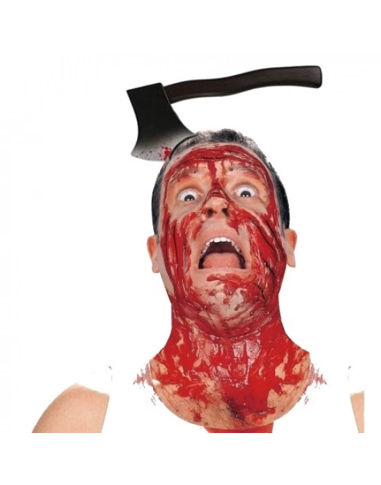 Kafaya Saplanmış Kanlı Balta Şaka Tacı