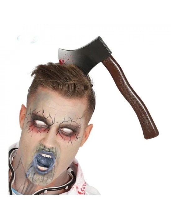 Kafaya Saplanmış Kanlı Balta Şaka Tacı