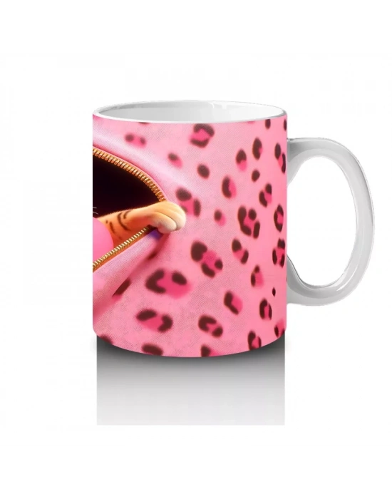 Kalp Desenli Battaniyeye Sarılmış Sevimli Kediler – Baskılı Kahve Kupası