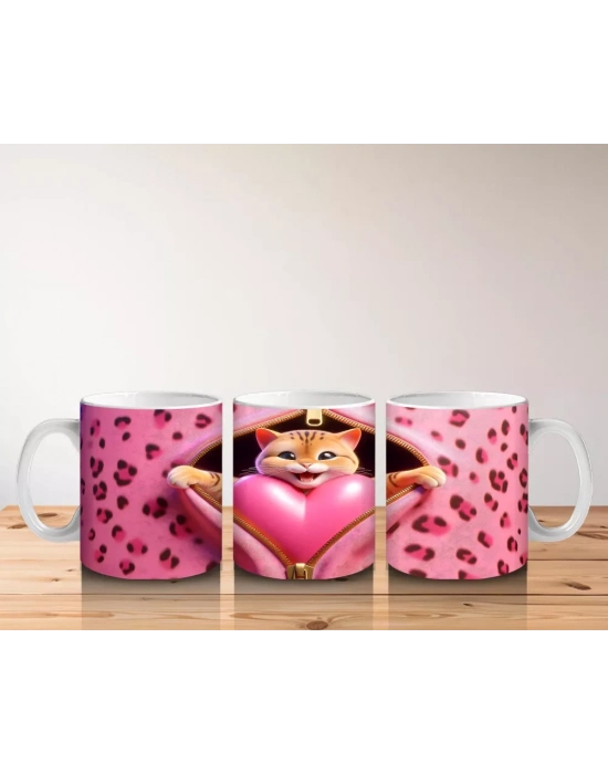 Kalp Desenli Battaniyeye Sarılmış Sevimli Kediler – Baskılı Kahve Kupası