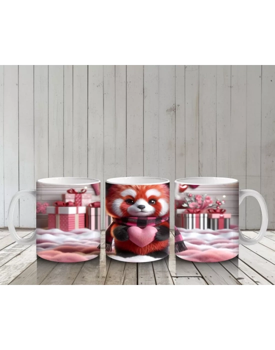 Kalp Tutarken Gülümseyen Kırmızı Panda – Baskılı Kahve Kupası