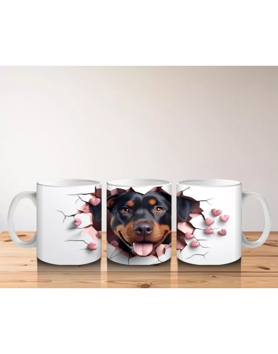 Kalpler Arasında Gülümseyen Doberman – Baskılı Kahve Kupası