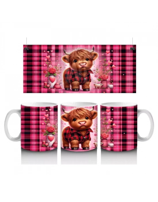 Kalplerle Süslenmiş Kareli Fon Önünde Tatlı Buzağı – Baskılı Kahve Kupası