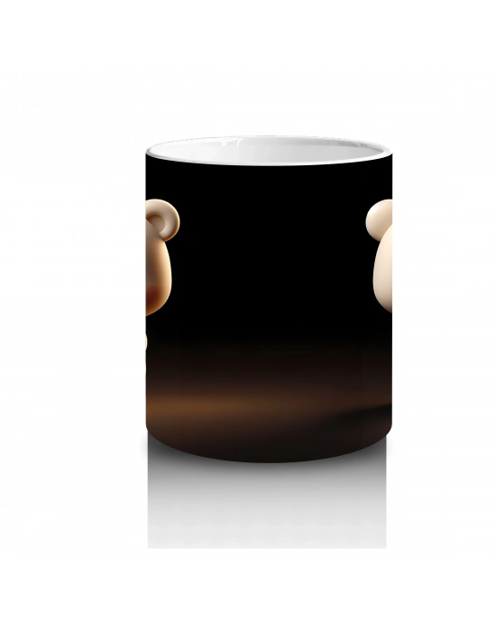 Karanlık Arka Planda Ayakta Duran Sevimli Ayıcık – Baskılı Kahve Kupası