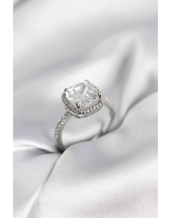 ® Kare Tek Taş Model Zirkon Taşlı Gümüş Renk Kadın Yüzük