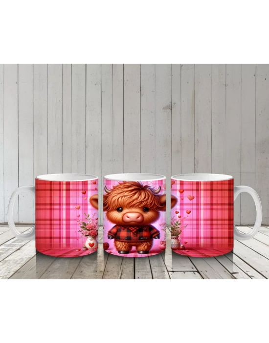 Kareli Arka Planda Çiçek Tutan Sevimli Buzağı – Baskılı Kahve Kupası