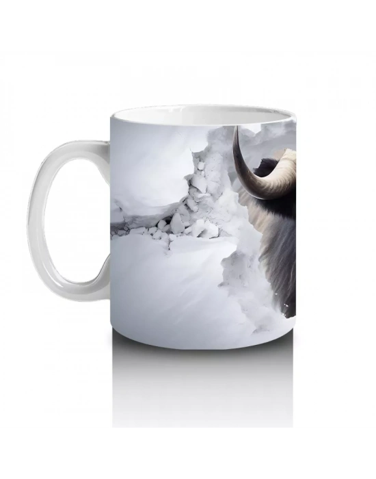 Karlı Dağların Önünde Yaban Öküzü – Baskılı Kahve Kupası