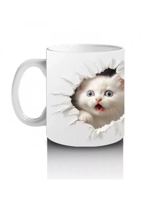 Kırık Duvar Arasında Sevimli Yavru Kedi – Baskılı Kahve Kupası