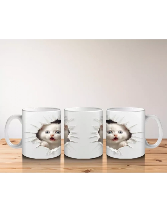 Kırık Duvar Arasında Sevimli Yavru Kedi – Baskılı Kahve Kupası