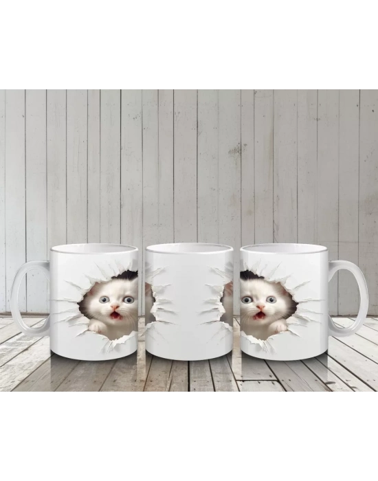 Kırık Duvar Arasında Sevimli Yavru Kedi – Baskılı Kahve Kupası