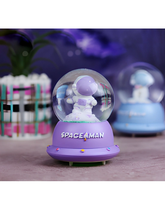 Küçük Astronot Işıklı Kar Küresi