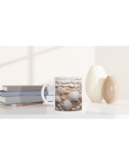 Kumsalda Kabuk ve Deniz Yıldızlarıyla Süslenmiş Su Altı Temalı Kupa Bardak