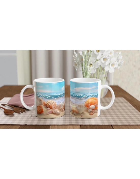 Kumsalda Mercan ve Kabuklar Kupa Bardak