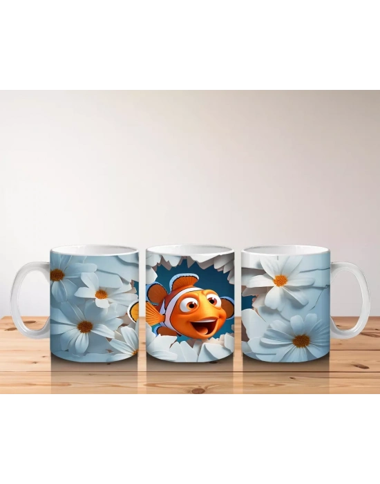 Mercanlar Arasında Neşeyle Yüzen Palyaço Balığı – Baskılı Kahve Kupası