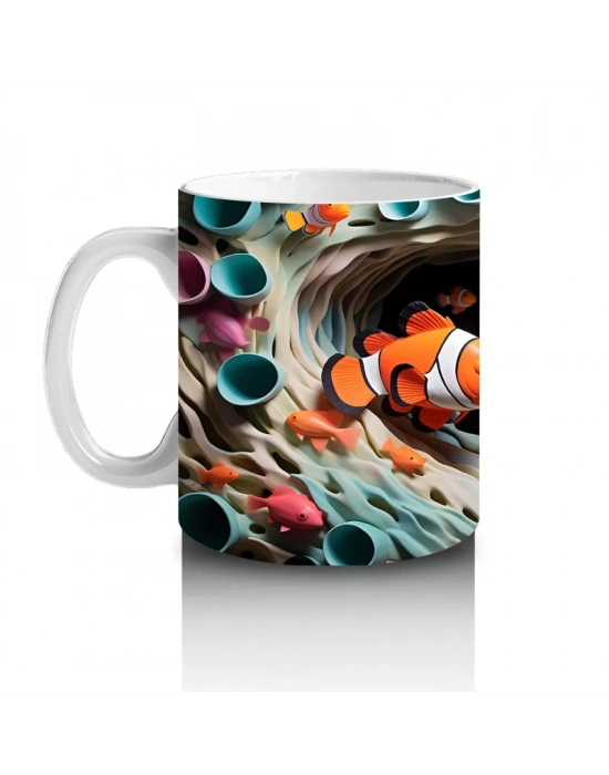 Mercanlar Arasında Yüzen Palyaço Balığı – Baskılı Kahve Kupası