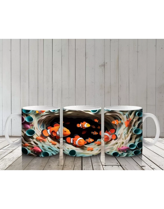 Mercanlar Arasında Yüzen Palyaço Balığı – Baskılı Kahve Kupası