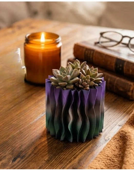 Minimalist Dalgalı Tasarımlı Mor Dekoratif 3D Vazo Masa Dekoru