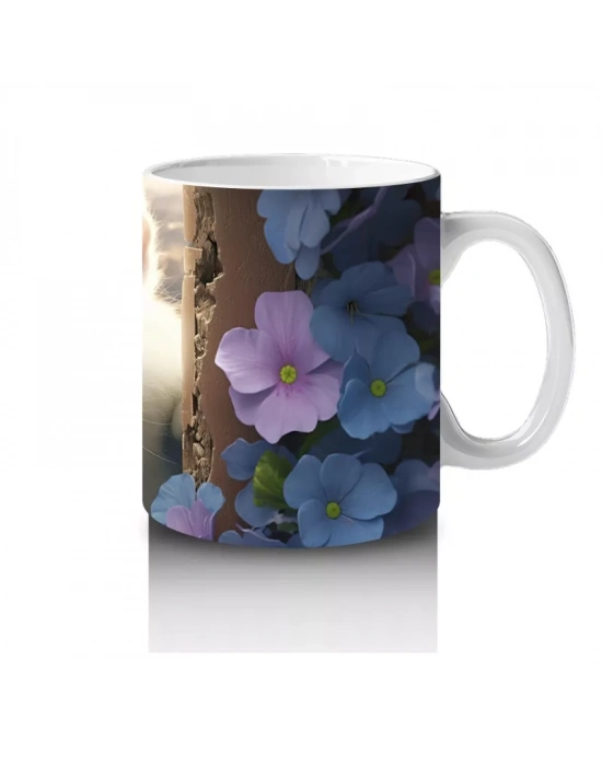 Mor Çiçekler Arasında Parlayan Yeşil Gözlü Beyaz Kedi Kupa