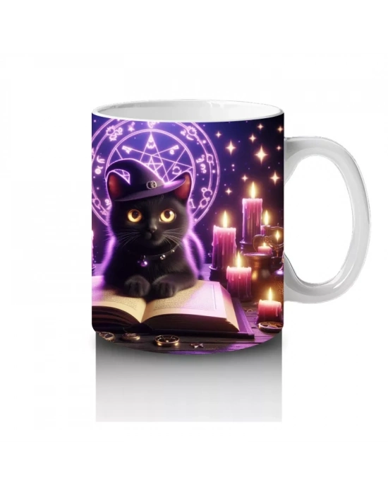 Mor Işıklı Büyü Sahnesinde Kitap Okuyan Cadı Figürlü Cadılar Bayramı Baskılı Kupa Bardak