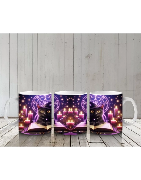 Mor Işıklı Büyü Sahnesinde Kitap Okuyan Cadı Figürlü Cadılar Bayramı Baskılı Kupa Bardak