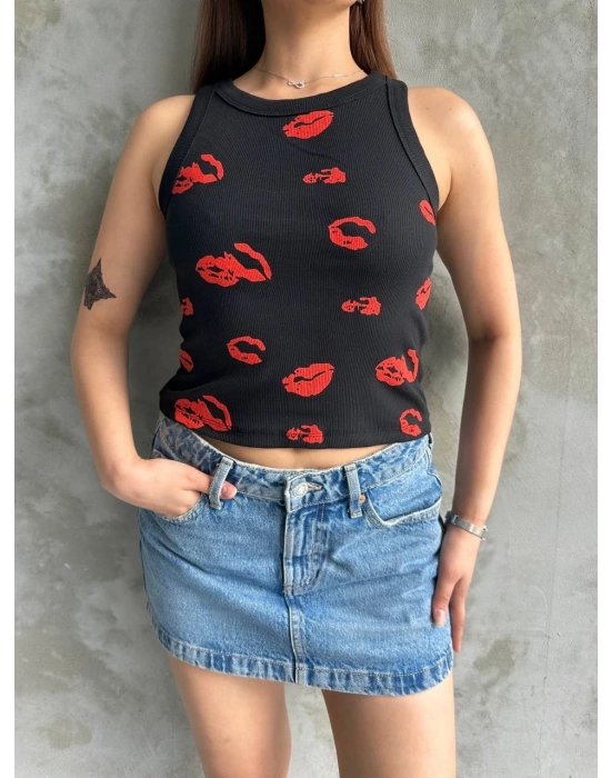 Öpücük baskılı bluz