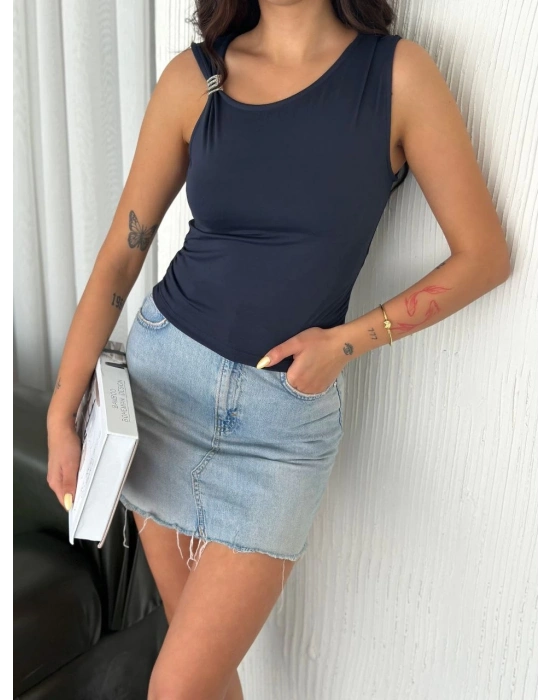 Osy Modal Yumuşak Dokulu Kumaş Bisiklet Yaka   Sıfır Kol Bluz Omuz Toka Aksesuar Detaylı - Lacivert