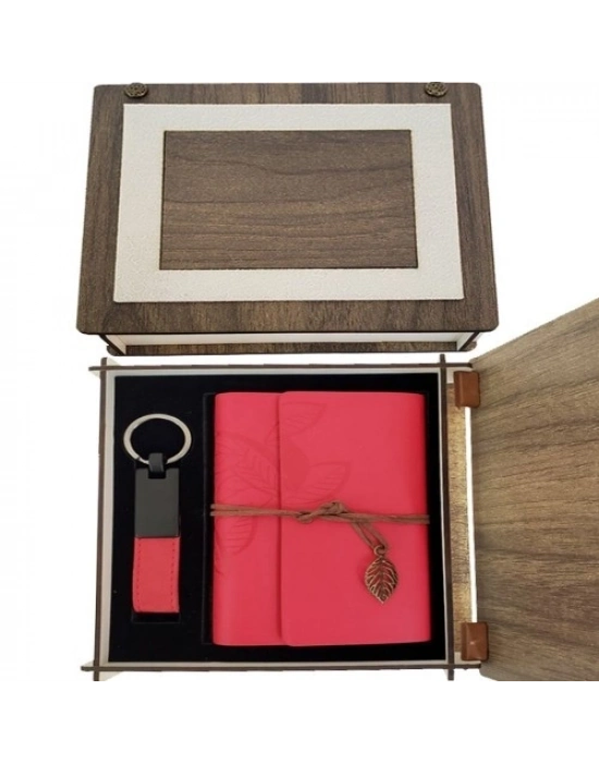 Özel Ahşap Kutulu Kırmızı Deri Defter ve Anahtarlık Set