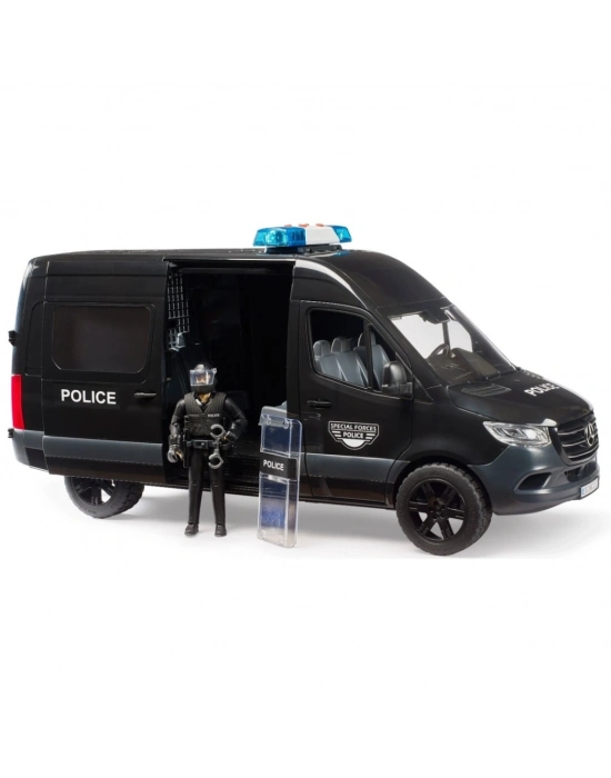 Özel Harekat Aracı ve Polis