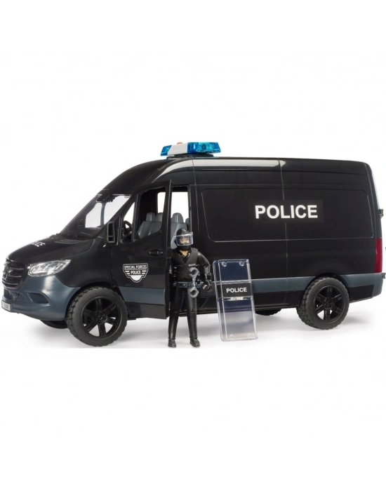 Özel Harekat Aracı ve Polis