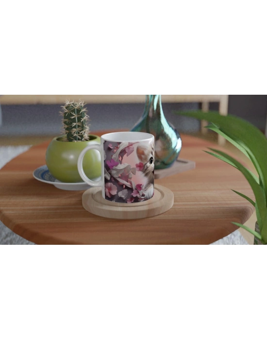 Pembe Çiçekler Arasında Neşeyle Bakan Yavru Kedi Baskılı Kupa Bardak