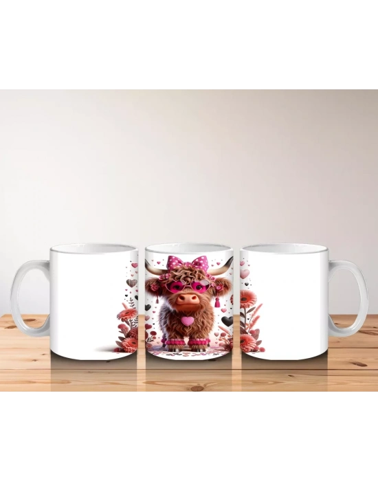 Pembe Çiçeklerle Süslenmiş Neşeli Buzağı – Baskılı Kahve Kupası