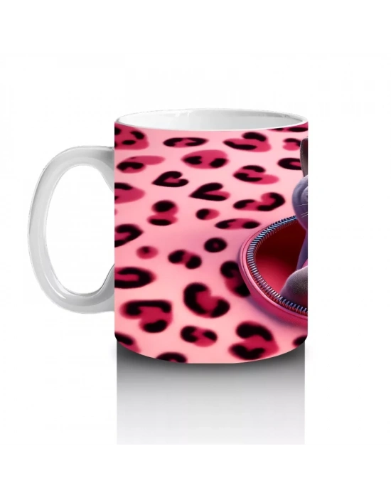 Pembe Leopar Desenli Fon Üzerinde Kalpli Kedi – Baskılı Kahve Kupası